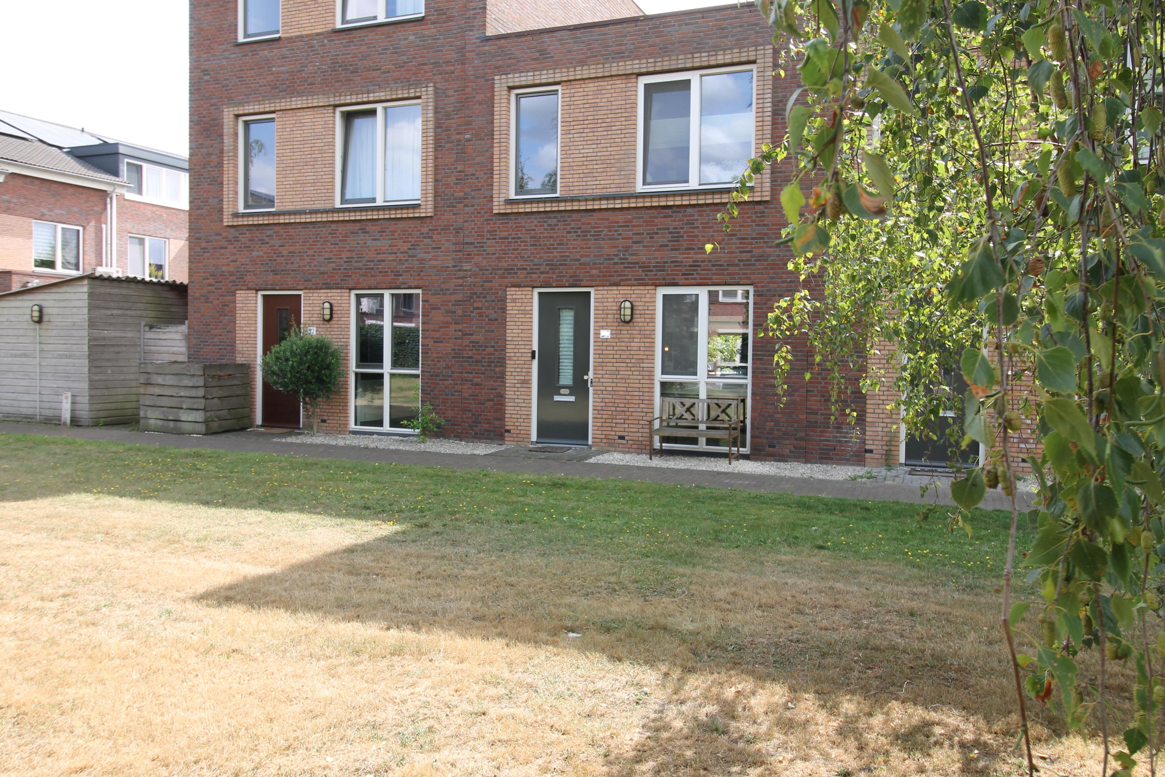Bekijk foto 1/33 van house in Breda