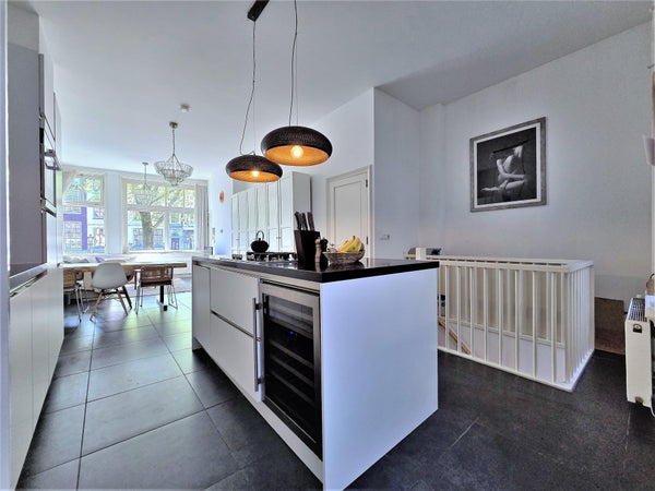 Oudezijds Voorburgwal