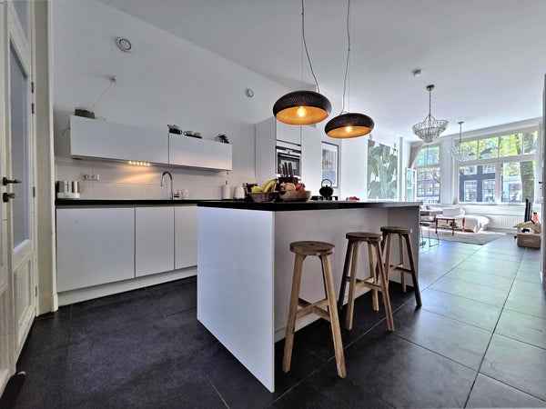 Oudezijds Voorburgwal