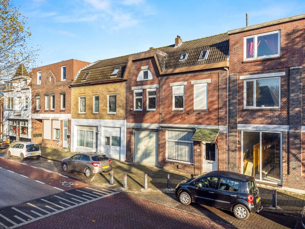 Woonhuis aan de Burg. Lemmensstraat 224 in Geleen