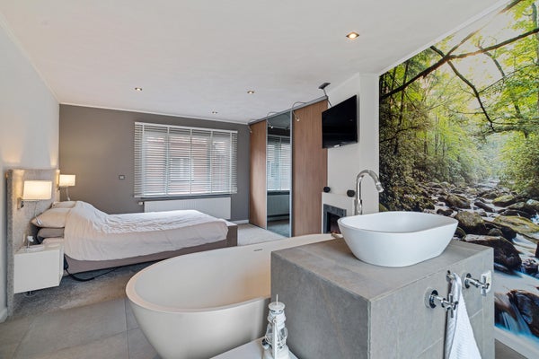 26mastersuite
