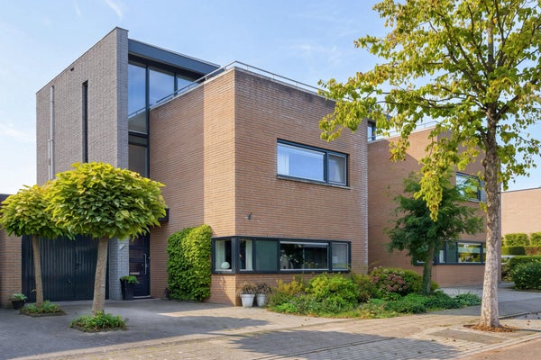 Eengezinswoning aan de Aronskelk 77, Elsloo