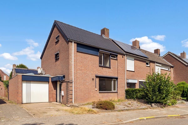 Woonhuis aan de Caumerbeek 11 in Geleen