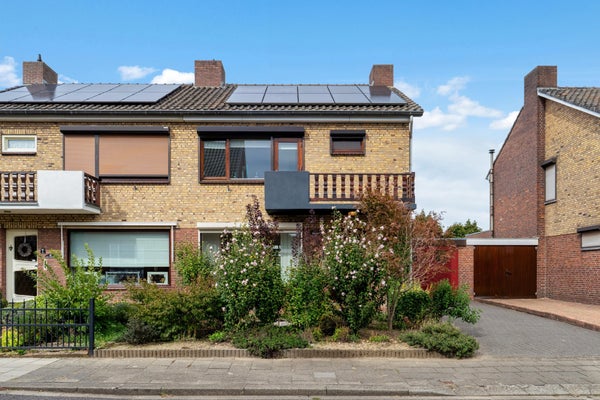 Woonhuis aan de Grachtstraat 1A in Nieuwstadt