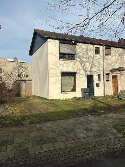 Woonhuis aan de Dr. Schaepmanstraat 11 in Geleen