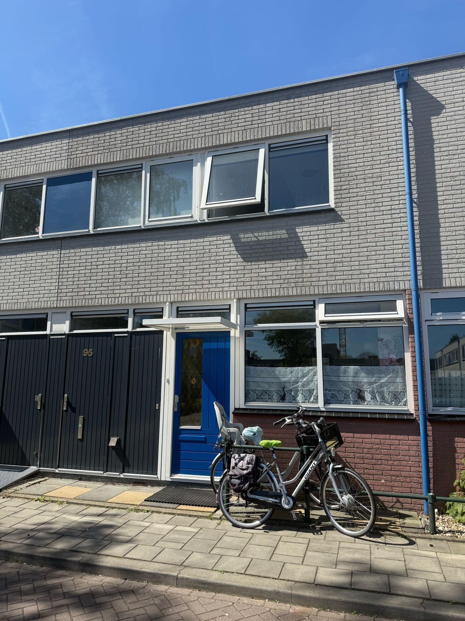 Bekijk foto 1/8 van apartment in Leeuwarden