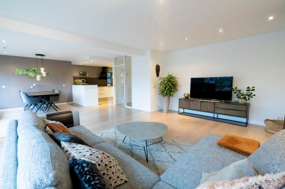 Rent Apartment with external access Adriaan van Bergenstraat, Breda?