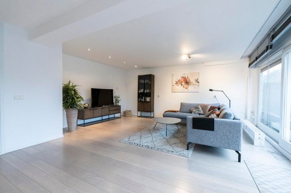 Rent Apartment with external access Adriaan van Bergenstraat, Breda?