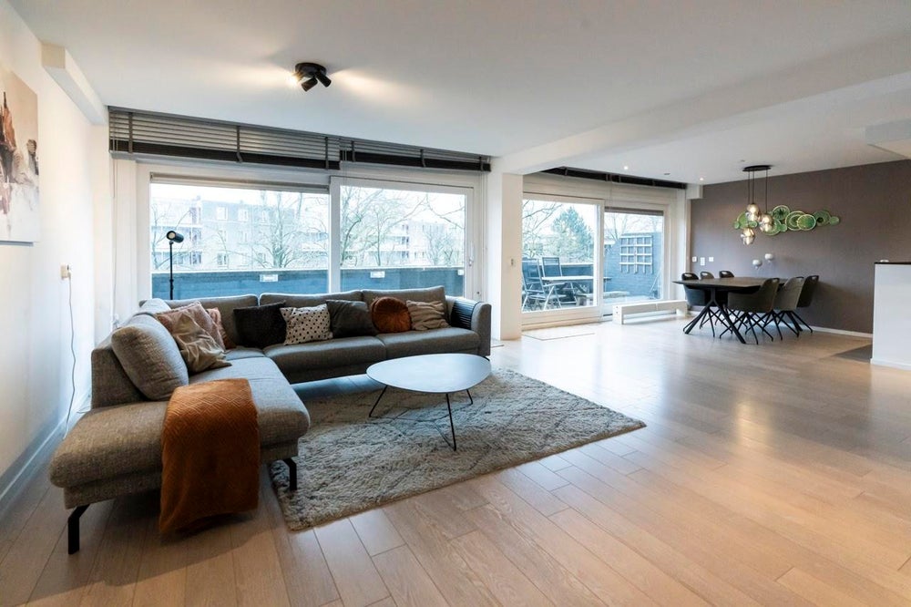 Rent Apartment with external access Adriaan van Bergenstraat, Breda?