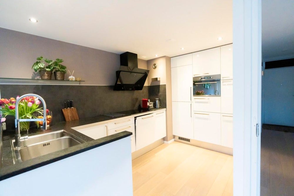 Rent Apartment with external access Adriaan van Bergenstraat, Breda?