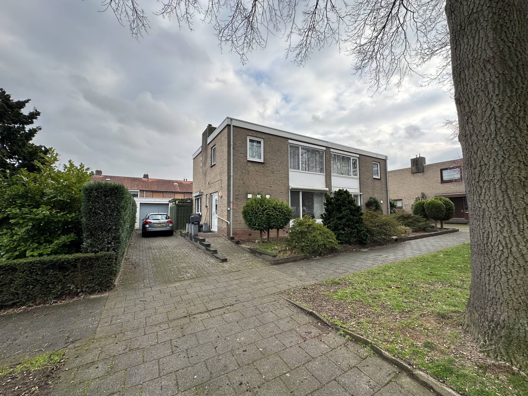 Bekijk foto 1/15 van house in Sittard-Geleen