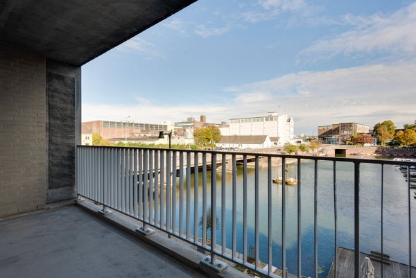 free-sector-houses for rent on Maasboulevard