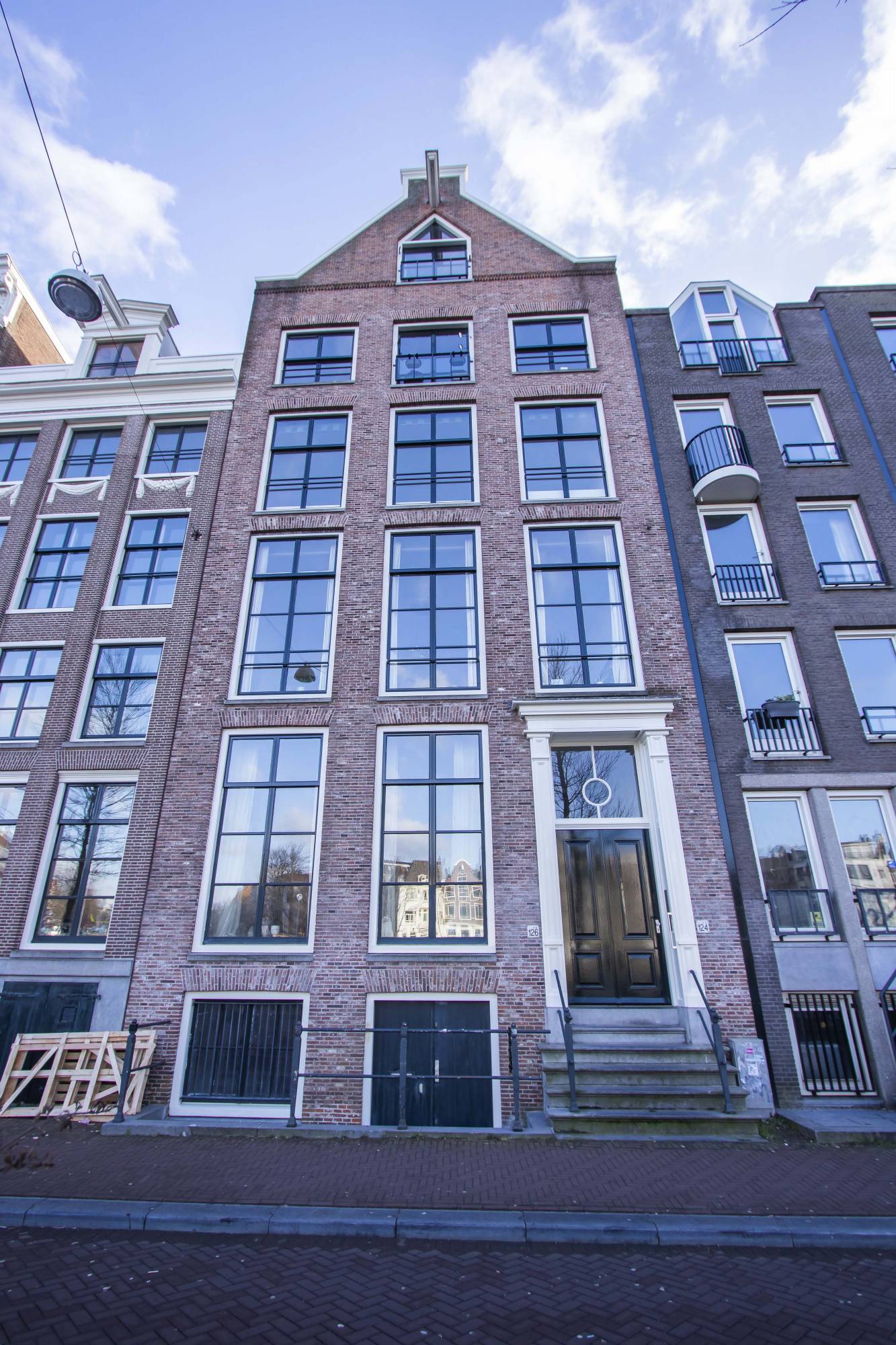 Bekijk foto 1/25 van house in Amsterdam