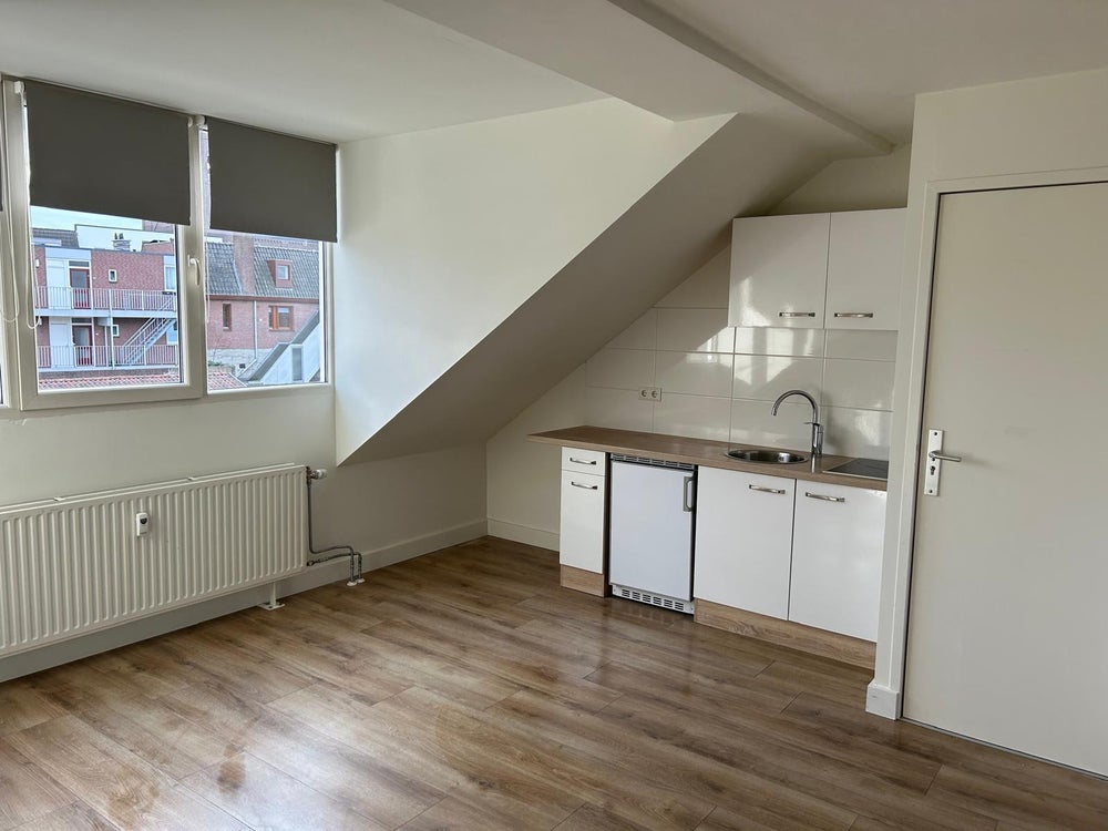 studios te huur op Steegstraat 8