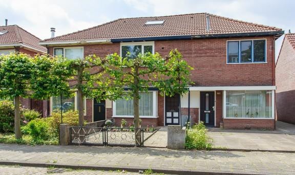 Burgemeester Van Veenlaan 240, Enschede