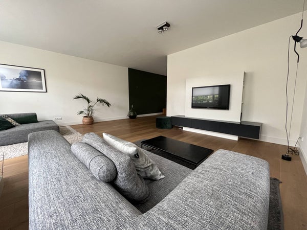 Tulpentuin, Houten