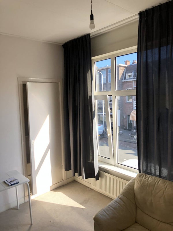 Bekijk foto 1/12 van house in 's-Gravenhage