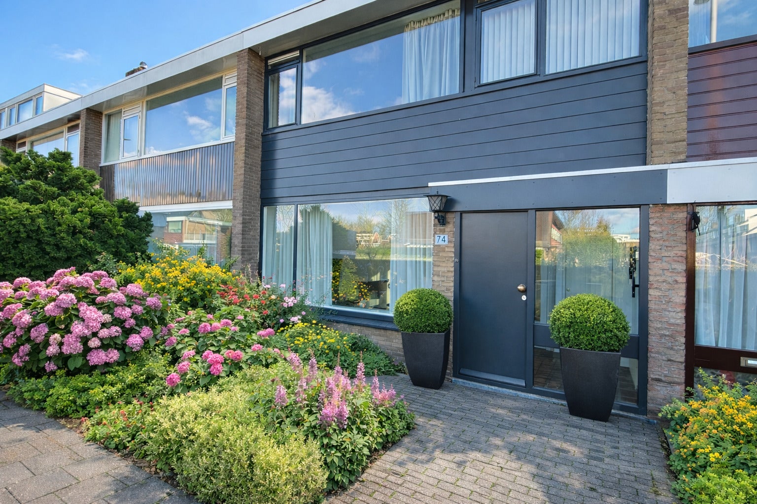 private-rentals for rent on Van Bassenstraat