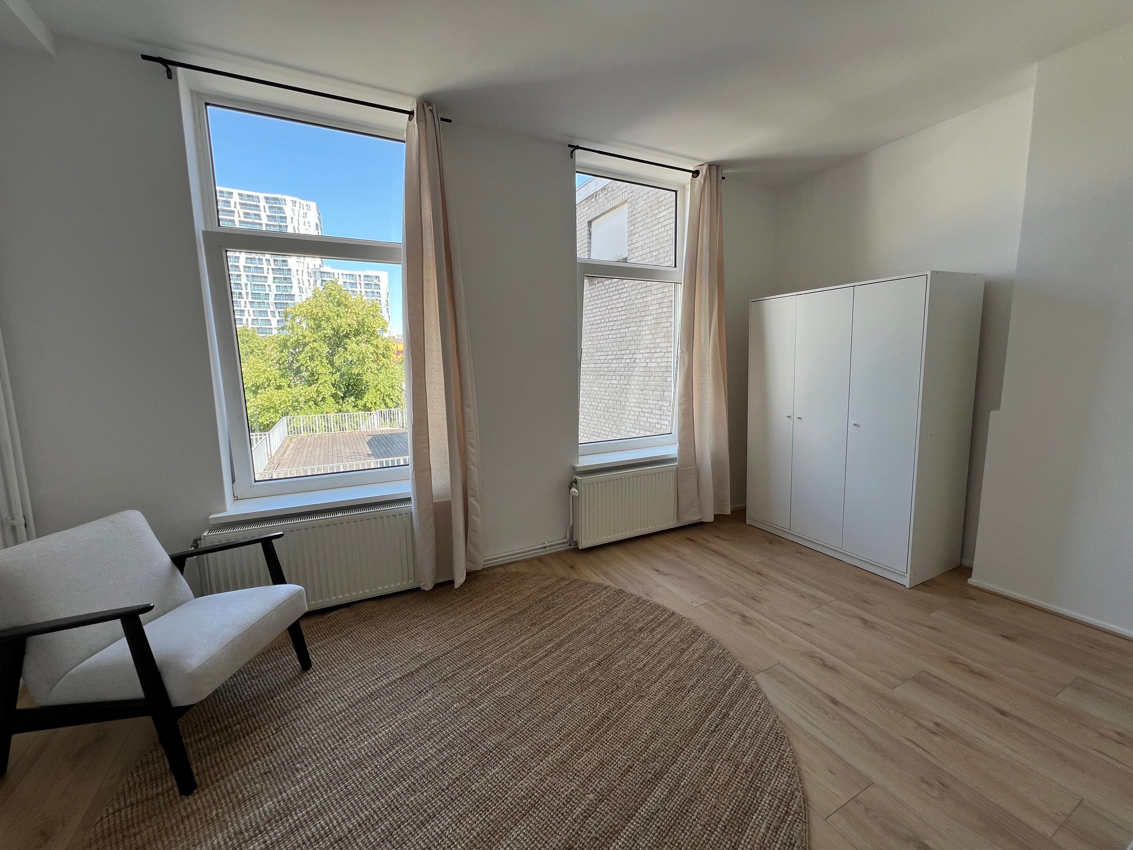 Gouvernestraat 4