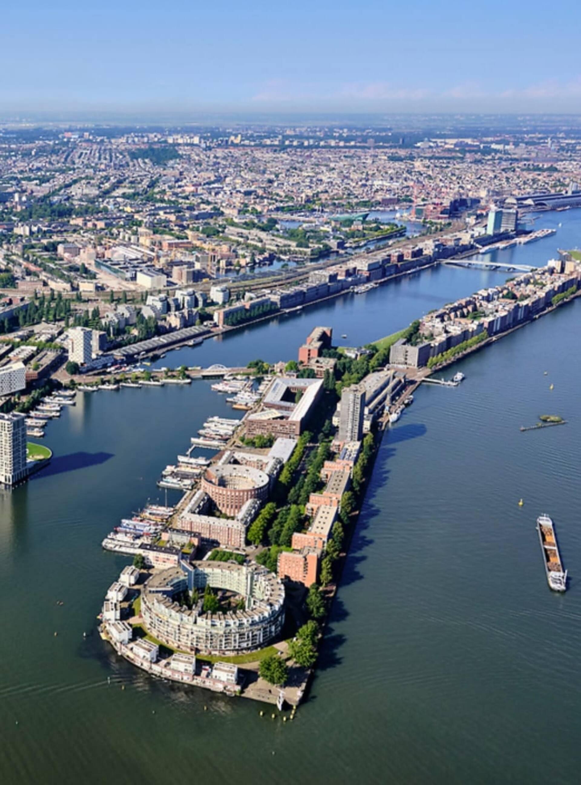 View photo 1/20 of apartment in Amsterdam