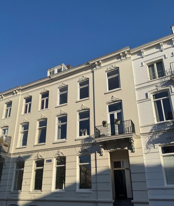 private-rentals for rent on Emmastraat 532